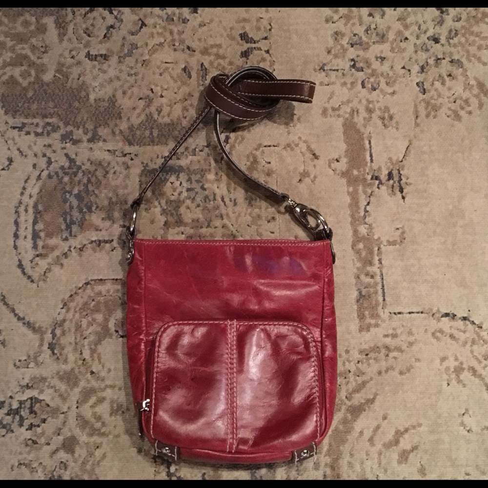 Deep red leather crossbody by Clark’s